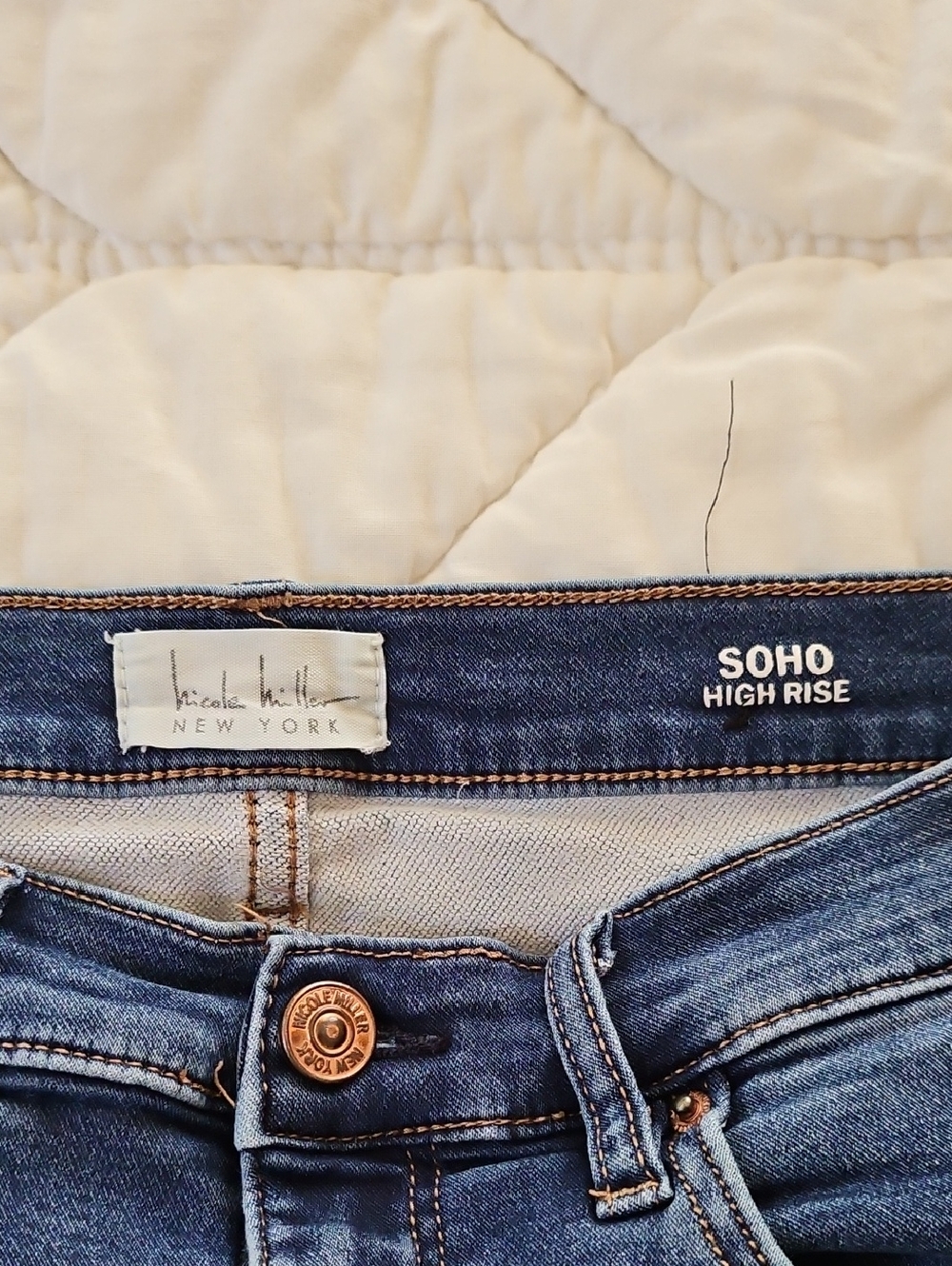 Nicole Miller -Soho High Rise Shorts-  Size 8 - Picture 3 of 7